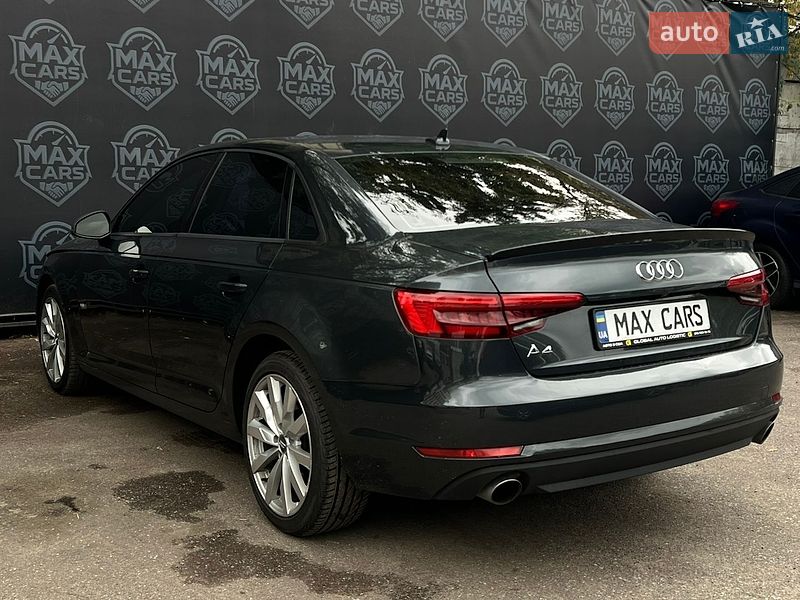 Седан Audi A4 2016 в Киеве