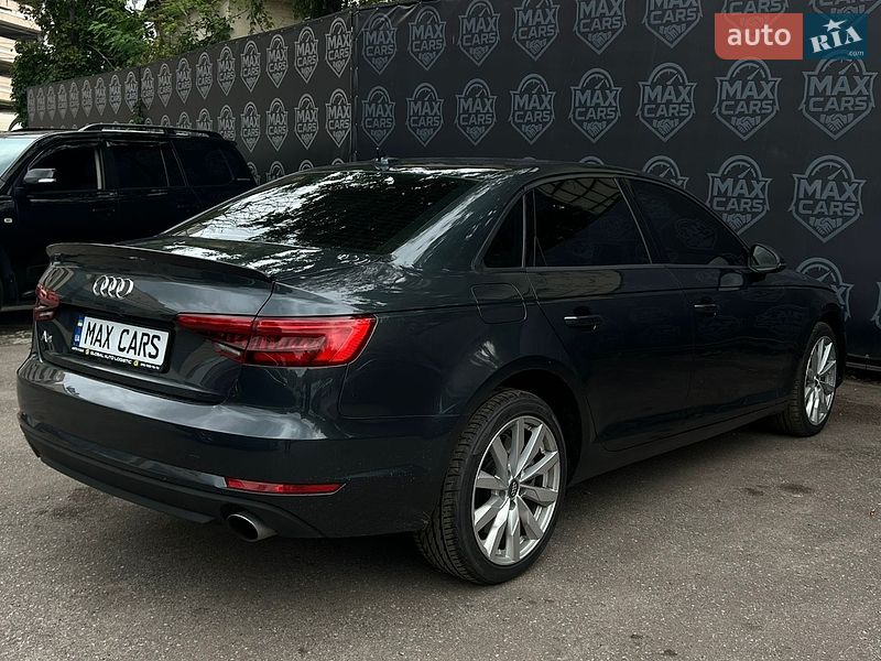 Седан Audi A4 2016 в Киеве