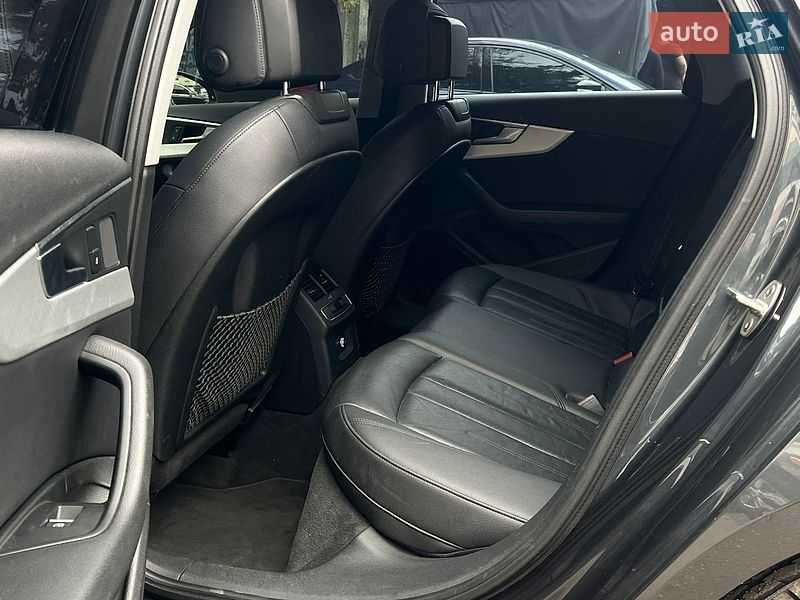 Седан Audi A4 2016 в Киеве