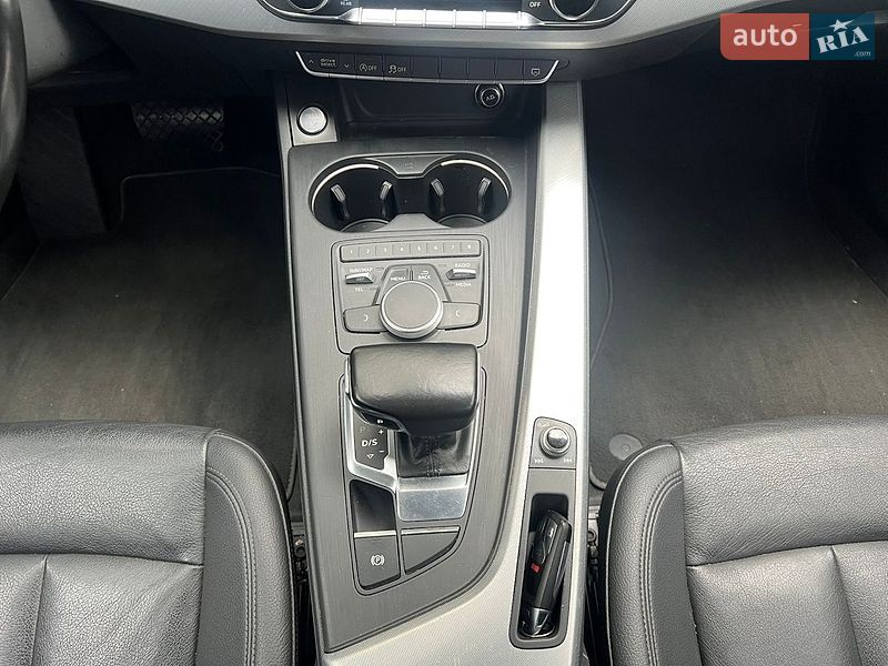 Седан Audi A4 2016 в Киеве
