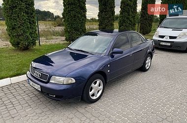 Седан Audi A4 1996 в Львове