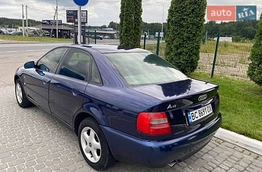 Седан Audi A4 1996 в Львове