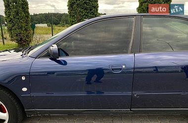 Седан Audi A4 1996 в Львове