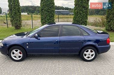 Седан Audi A4 1996 в Львове