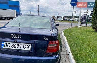 Седан Audi A4 1996 в Львове