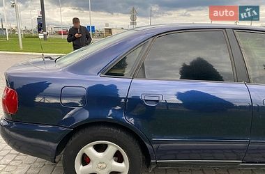 Седан Audi A4 1996 в Львове