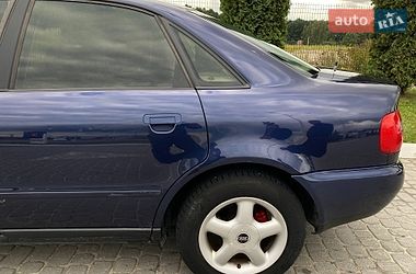 Седан Audi A4 1996 в Львове