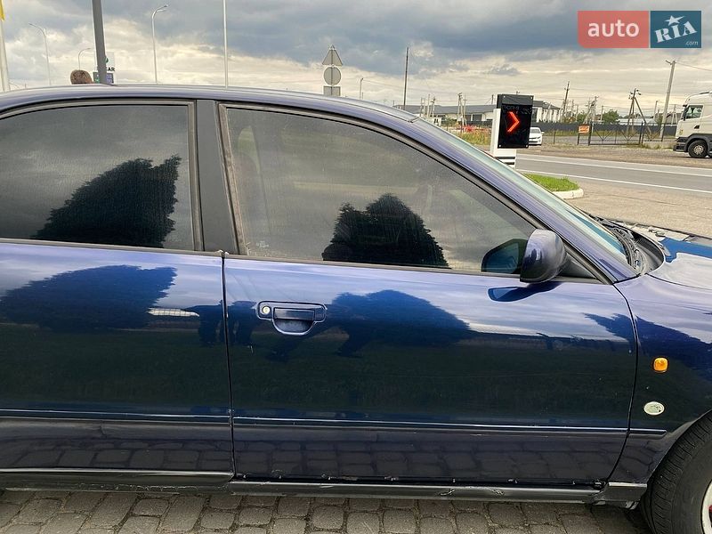 Седан Audi A4 1996 в Львове