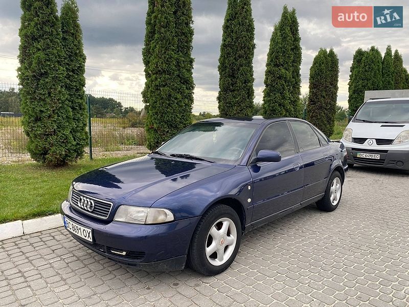 Седан Audi A4 1996 в Львове
