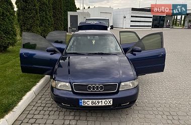 Седан Audi A4 1996 в Львове