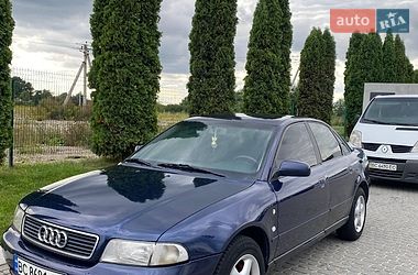 Седан Audi A4 1996 в Львове