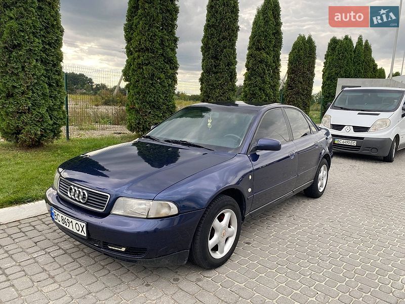 Седан Audi A4 1996 в Львове