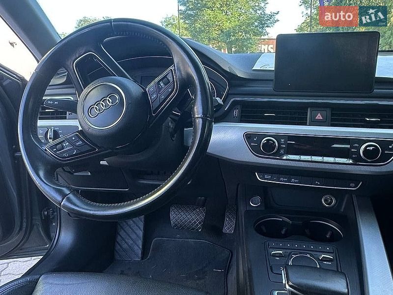 Седан Audi A4 2016 в Солотвине