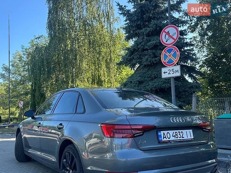 Седан Audi A4 2016 в Солотвине