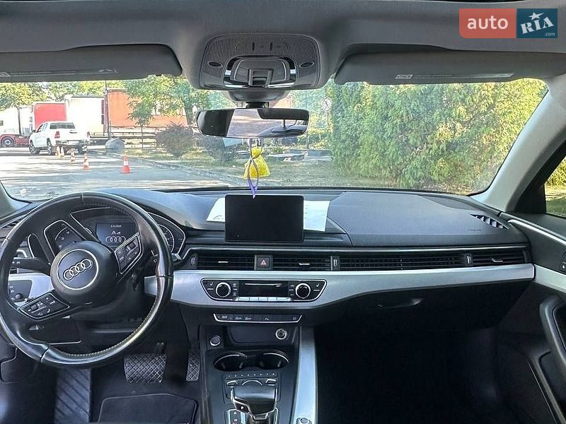 Седан Audi A4 2016 в Солотвине