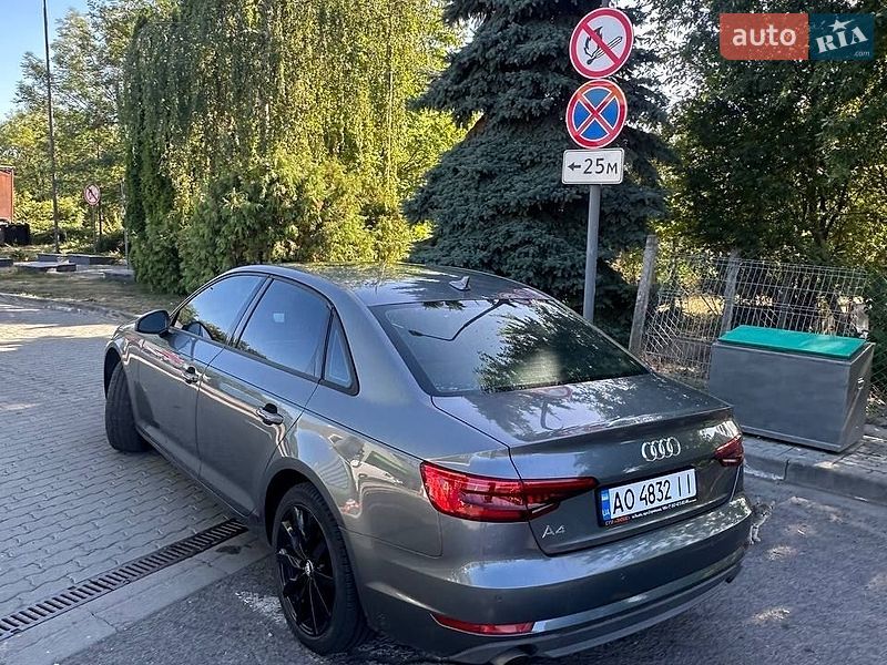 Седан Audi A4 2016 в Солотвине