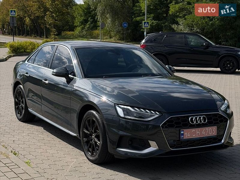Седан Audi A4 2021 в Львове Седан Audi A4 2021 в Львове