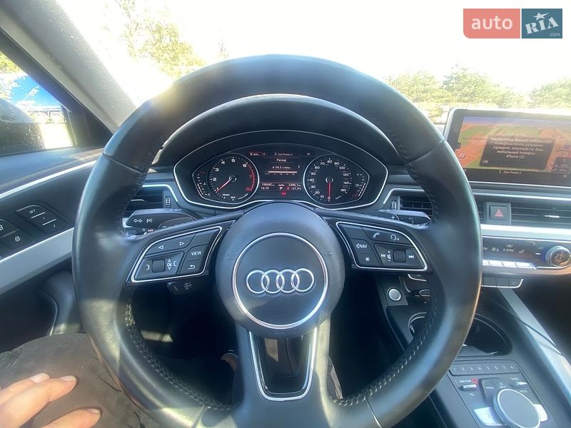 Седан Audi A4 2016 в Львові
