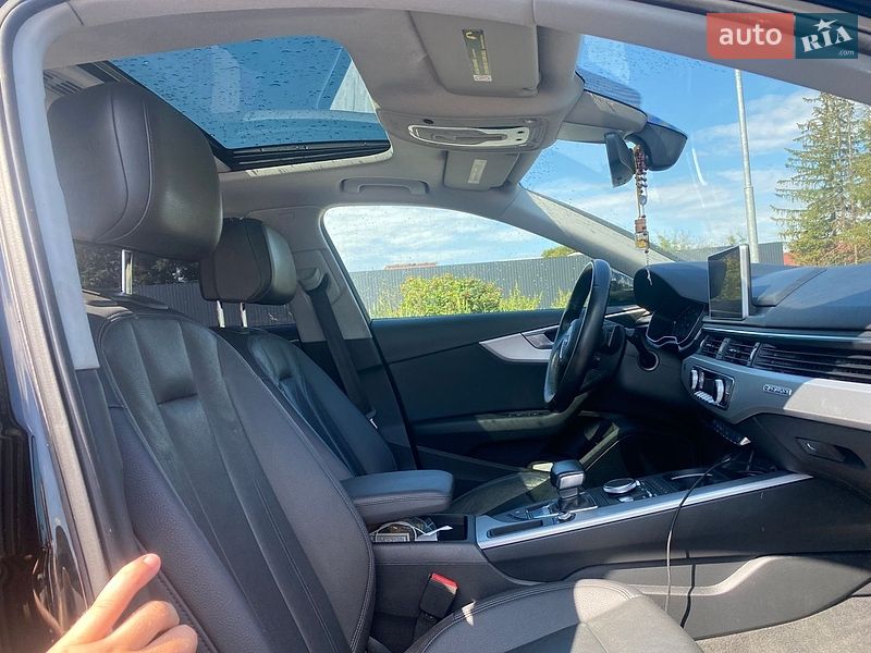 Седан Audi A4 2016 в Львові
