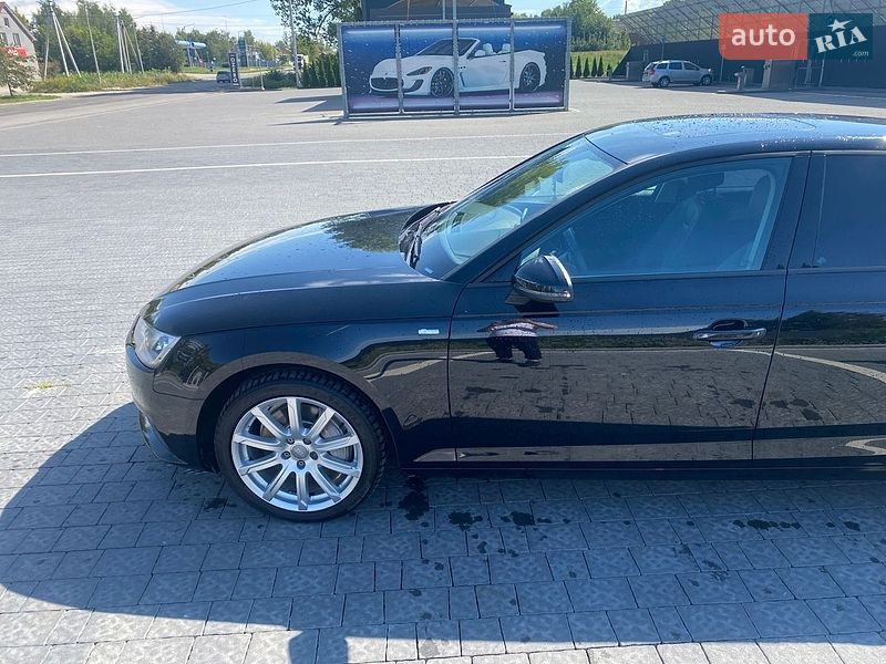 Седан Audi A4 2016 в Львові