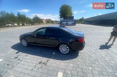 Седан Audi A4 2016 в Львові