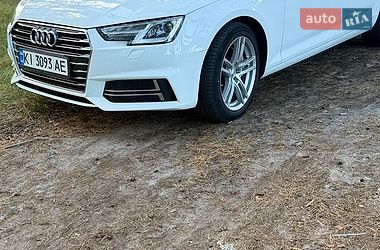 Седан Audi A4 2016 в Киеве