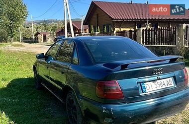 Седан Audi A4 1995 в Яремче