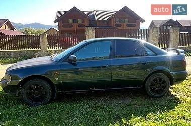 Седан Audi A4 1995 в Яремче