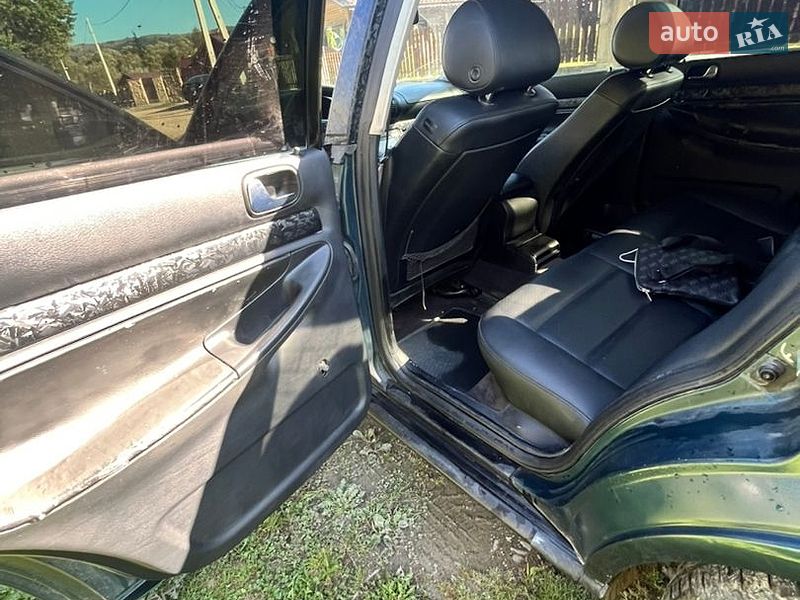 Седан Audi A4 1995 в Яремче