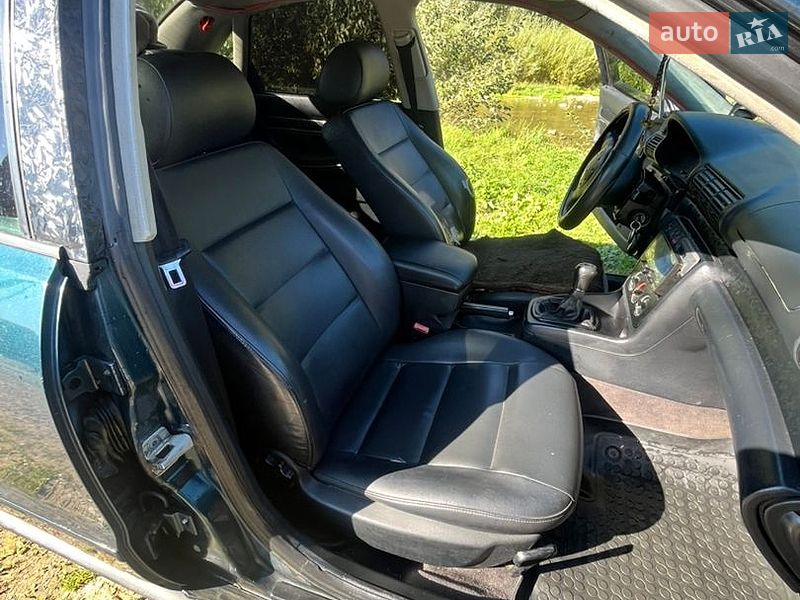 Седан Audi A4 1995 в Яремче