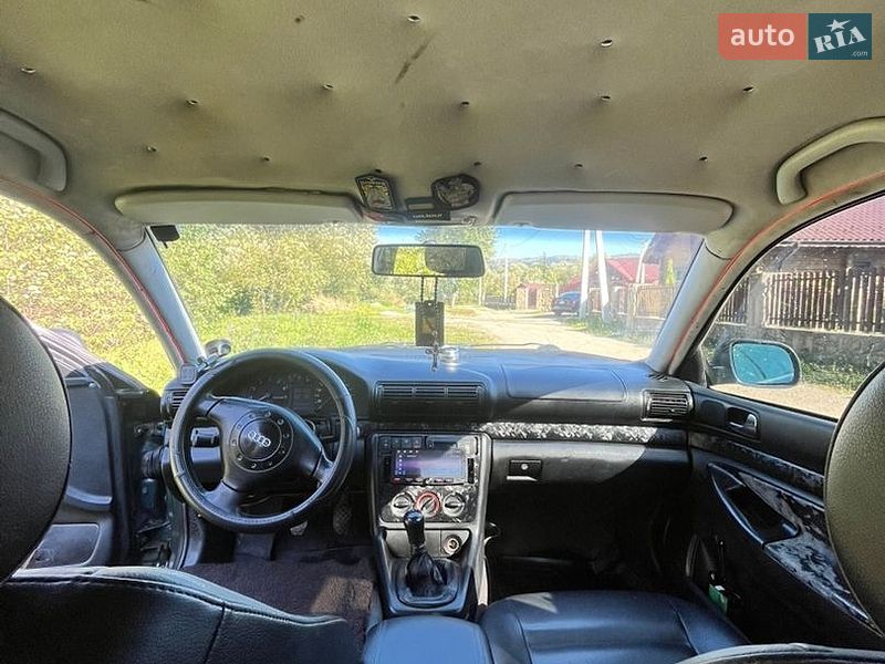 Седан Audi A4 1995 в Яремче