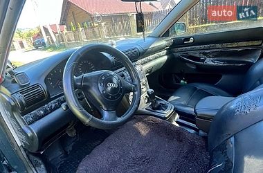 Седан Audi A4 1995 в Яремче