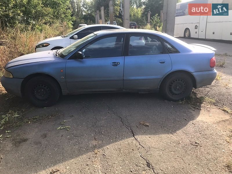 Седан Audi A4 1997 в Гайсине