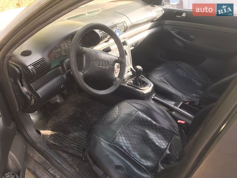 Седан Audi A4 1997 в Гайсине