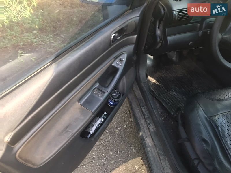 Седан Audi A4 1997 в Гайсине