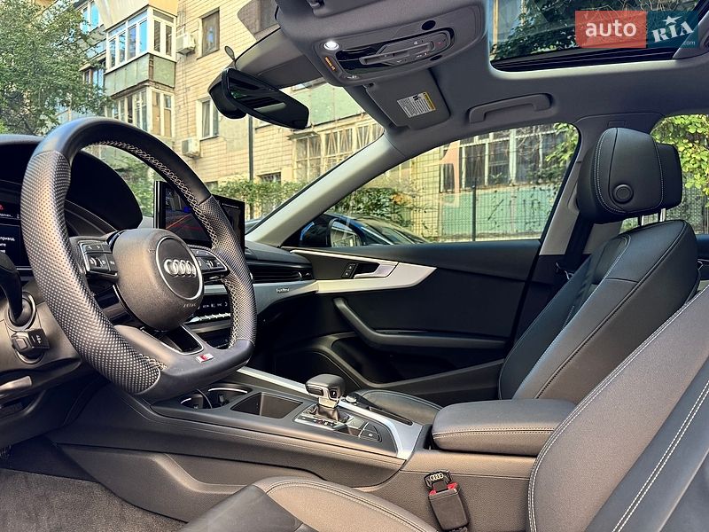 Седан Audi A4 2021 в Одессе