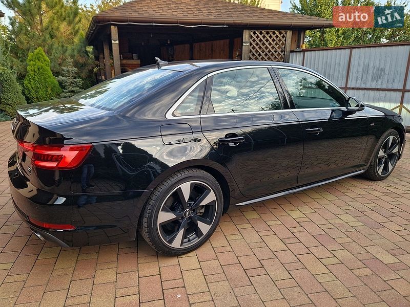 Седан Audi A4 2017 в Виннице
