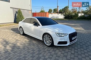 Седан Audi A4 2015 в Ивано-Франковске