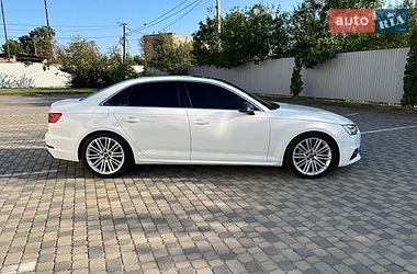 Седан Audi A4 2015 в Ивано-Франковске