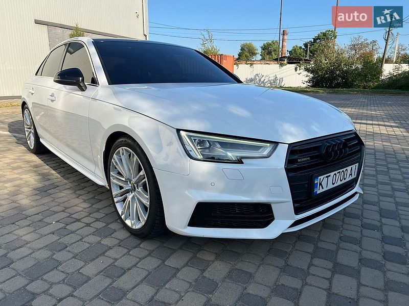 Седан Audi A4 2015 в Ивано-Франковске