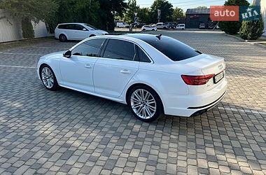 Седан Audi A4 2015 в Ивано-Франковске