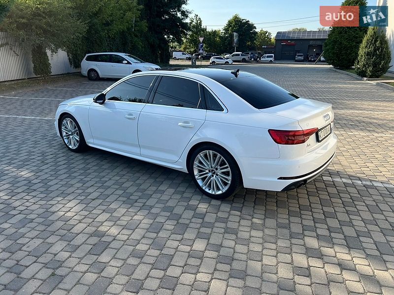 Седан Audi A4 2015 в Ивано-Франковске