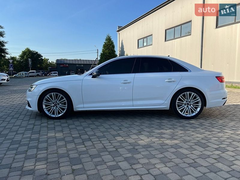 Седан Audi A4 2015 в Ивано-Франковске