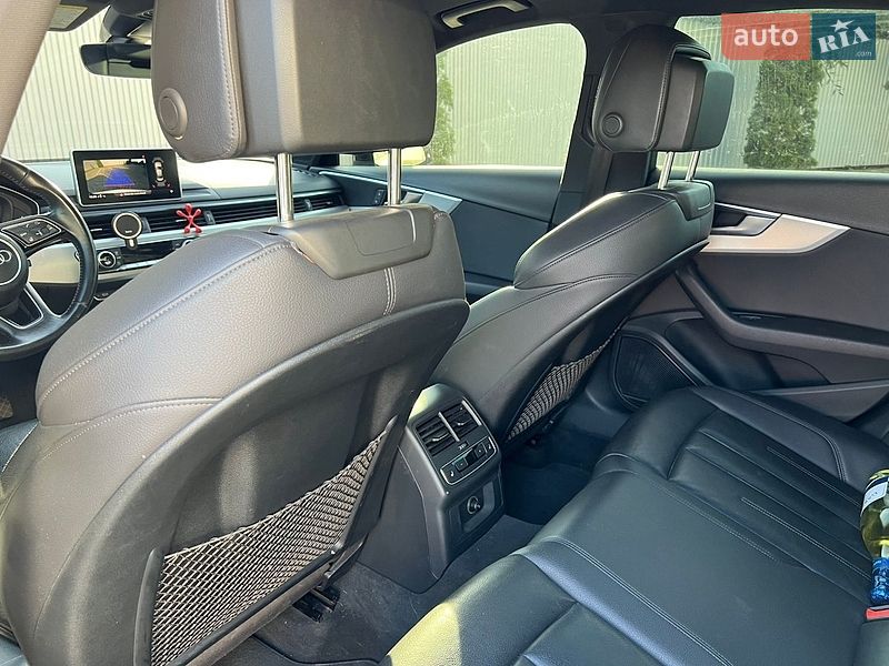 Седан Audi A4 2015 в Ивано-Франковске