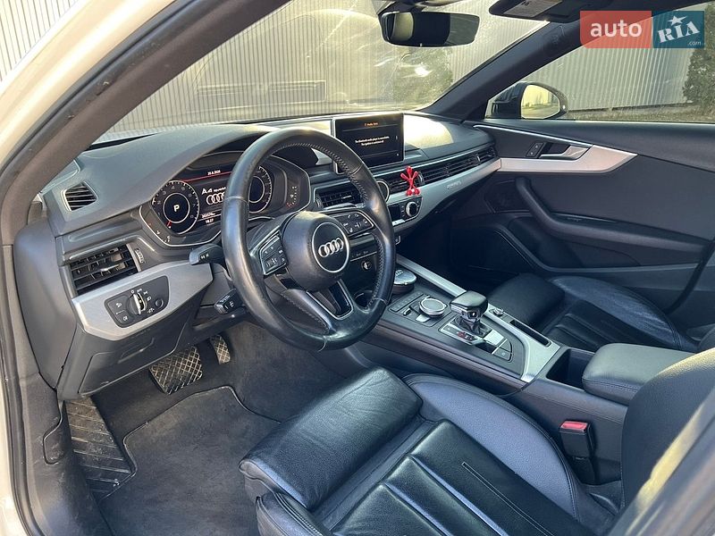 Седан Audi A4 2015 в Ивано-Франковске