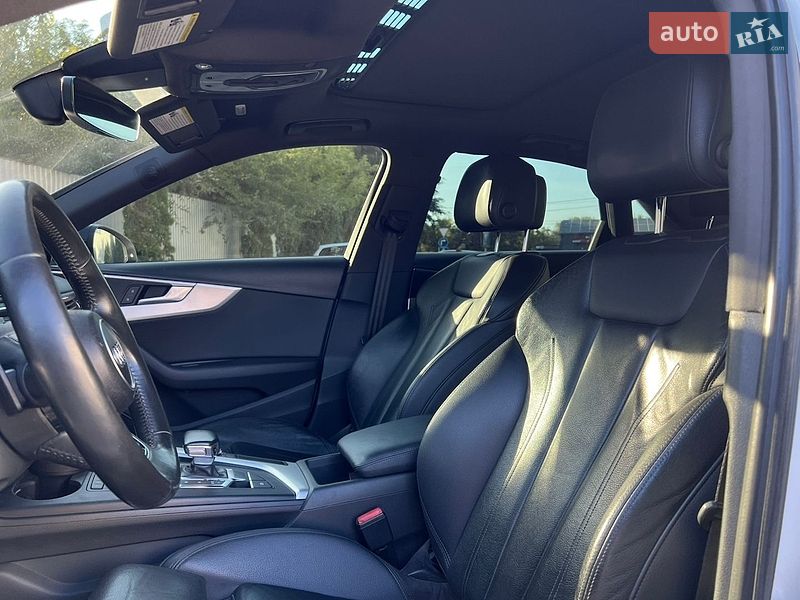 Седан Audi A4 2015 в Ивано-Франковске