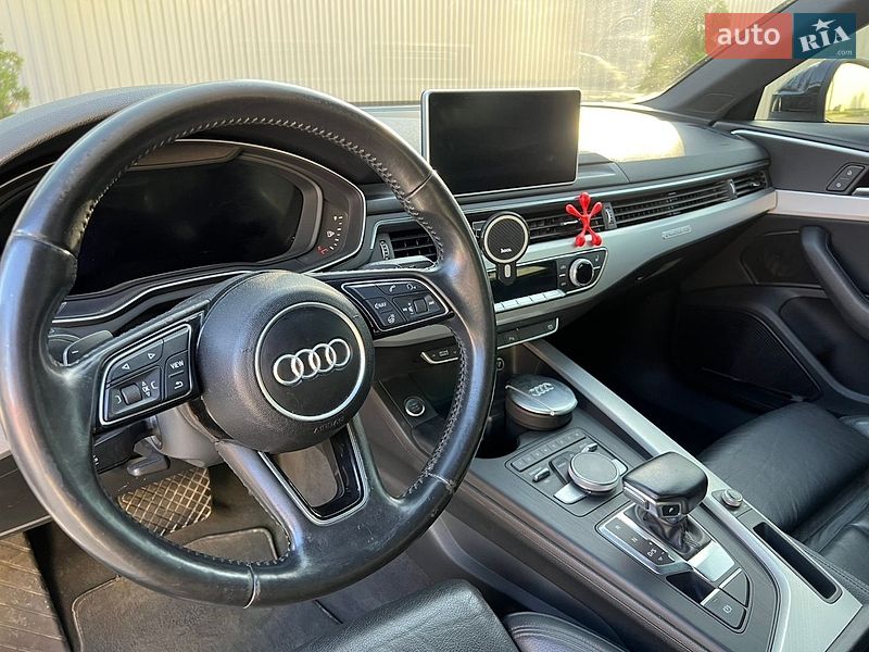 Седан Audi A4 2015 в Ивано-Франковске