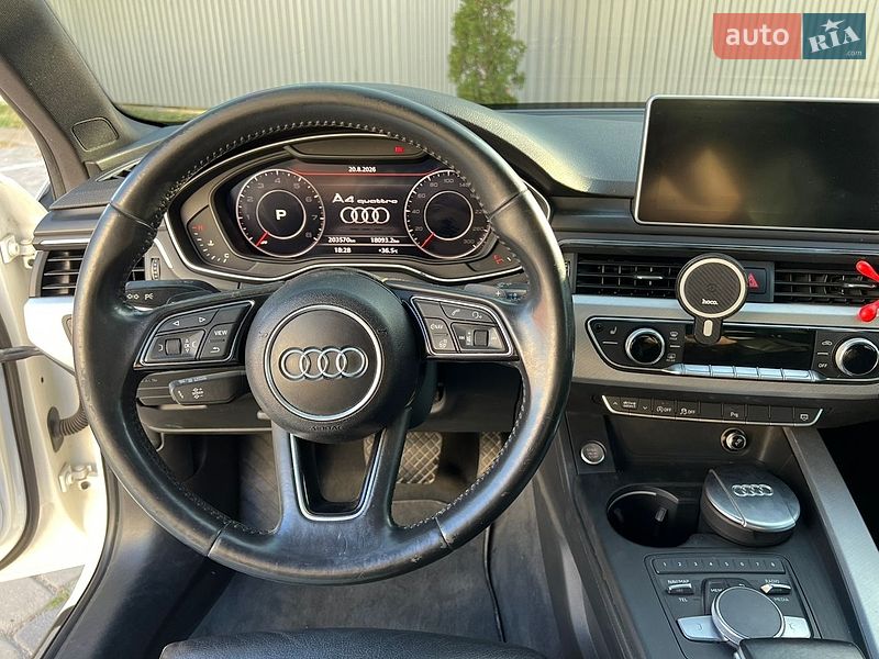 Седан Audi A4 2015 в Ивано-Франковске