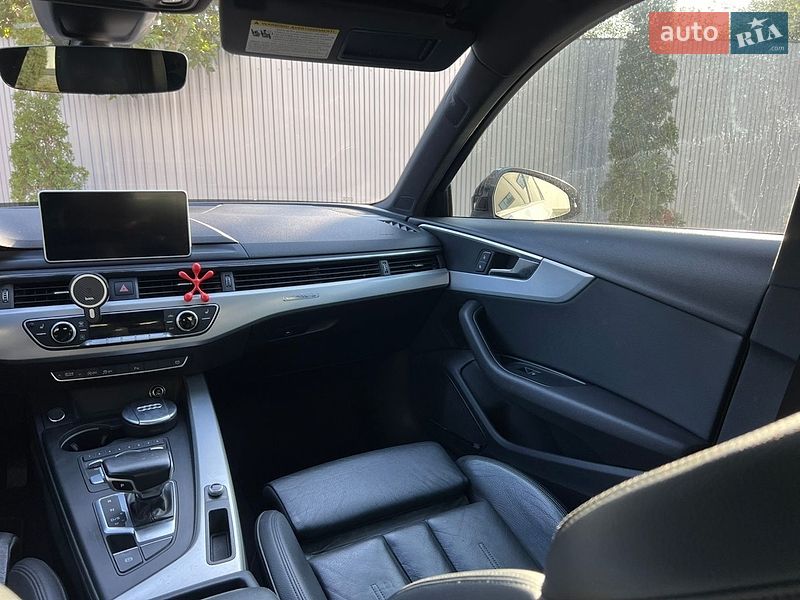 Седан Audi A4 2015 в Ивано-Франковске