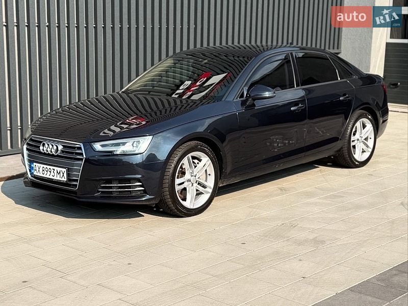Седан Audi A4 2016 в Львові